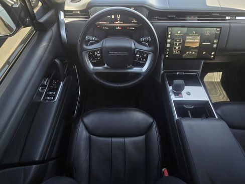 Used 2025 Land Rover Range Rover Long Wheelbase SE AWD/4WD image 12