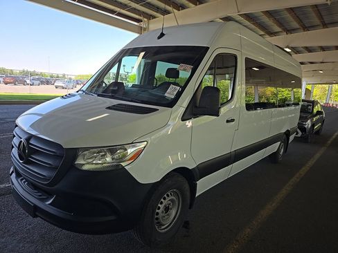 Used 2025 Mercedes-Benz Sprinter 2500 image 2