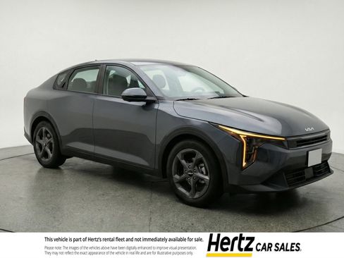 Used 2025 Kia K4 LXS FWD image 1