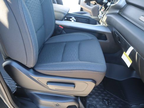 New 2026 RAM 1500 Big Horn AWD/4WD image 14