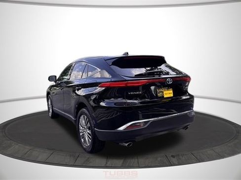 Used 2023 Toyota Venza XLE image 5