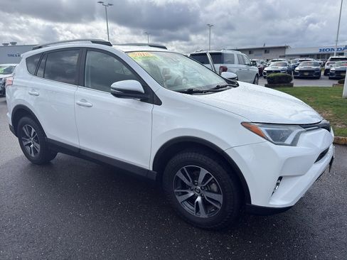 Used 2018 Toyota RAV4 XLE w/ Plus Extra Value Package image 21