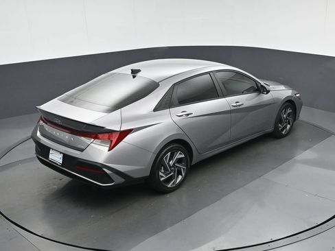 Used 2025 Hyundai Elantra SEL FWD image 60