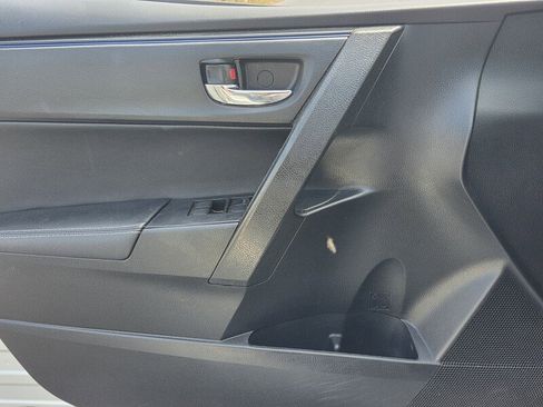 Used 2019 Toyota Corolla SE FWD image 25
