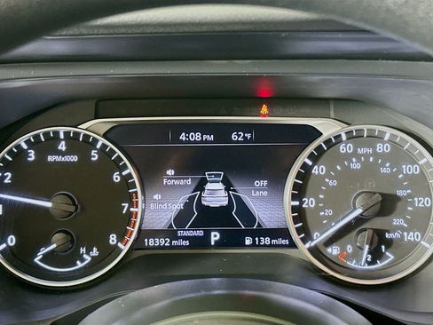 Used 2024 Nissan Pathfinder S image 19