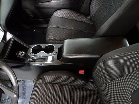 Used 2017 GMC Terrain SLE image 25