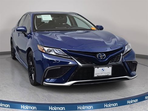 Used 2024 Toyota Camry XSE w/ Navigation Package image 3