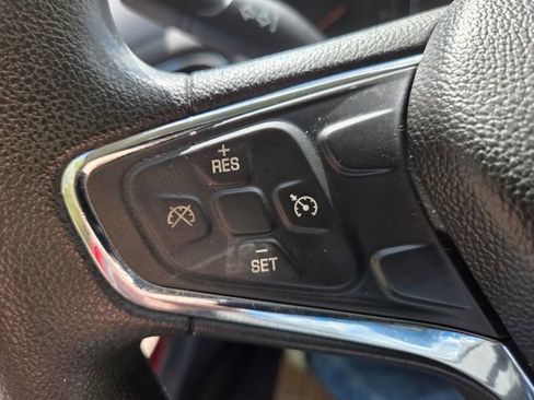 Used 2018 Chevrolet Cruze LT w/ Convenience Package FWD image 24
