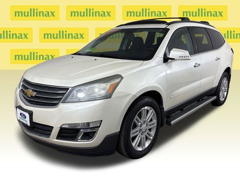 Used 2014 Chevrolet Traverse LT w/ All-Star Edition FWD image 14