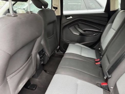 Used 2019 Ford Escape SE image 22