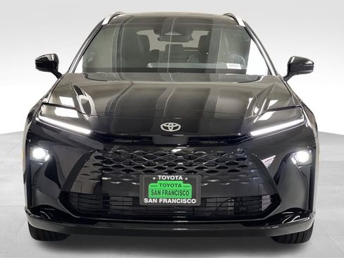 New 2025 Toyota Crown Signia image 5