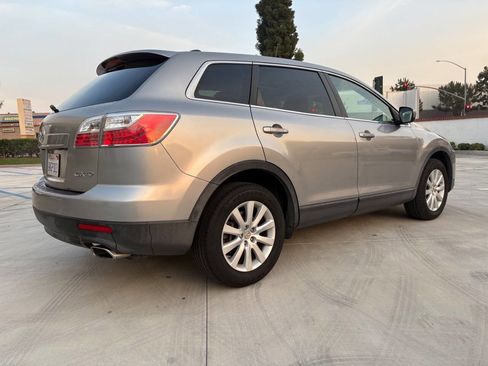 Used 2010 MAZDA CX-9 Touring w/ Moonroof & Bose Audio Pkg image 4