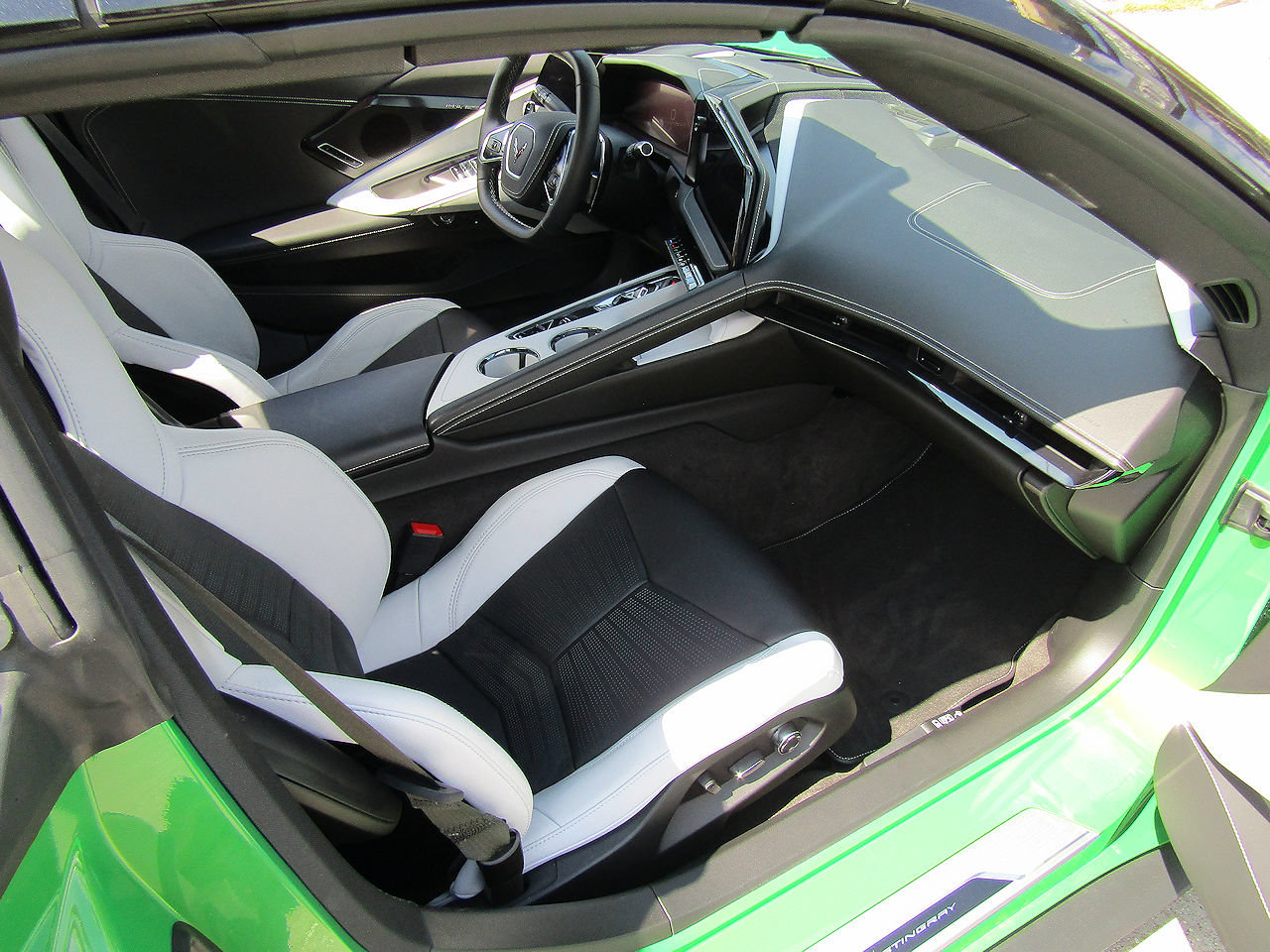 Used 2026 Chevrolet Corvette Stingray Preferred Conv w/ Z51 Performance Package RWD image 13