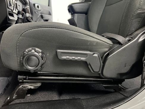 Used 2023 Jeep Wrangler Altitude image 10