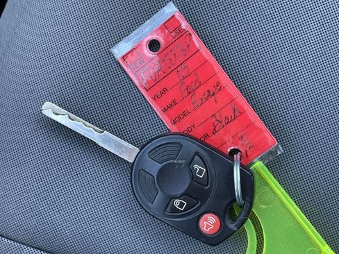 Used 2015 Ford Escape SE w/ Equipment Group 201A image 26