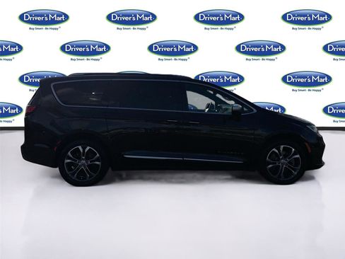 Used 2021 Chrysler Pacifica Pinnacle image 9