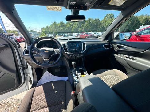 Used 2018 Chevrolet Equinox LT FWD image 21