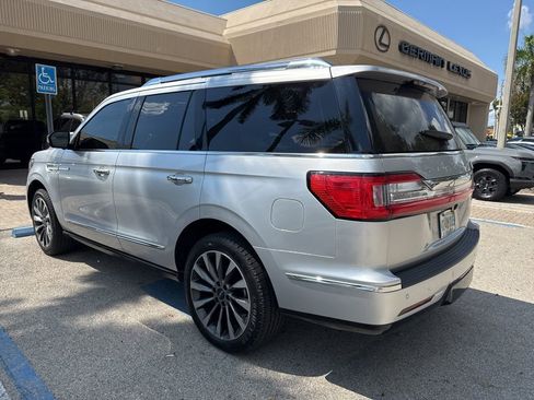 Used 2018 Lincoln Navigator Select image 5