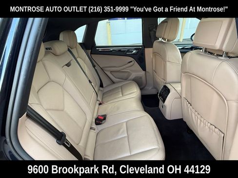 Used 2020 Porsche Macan AWD/4WD image 14
