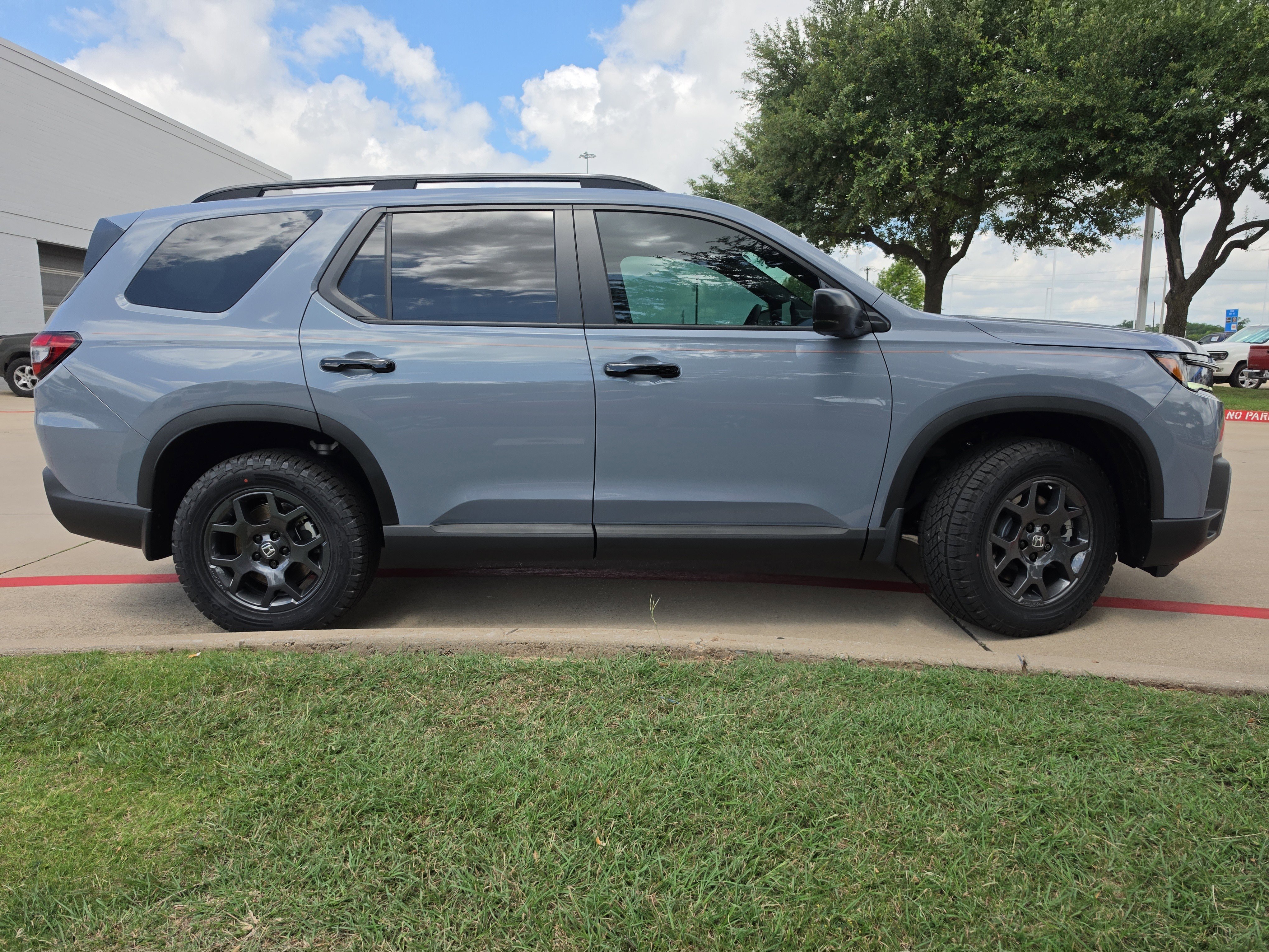 New 2026 Honda Pilot TrailSport image 10