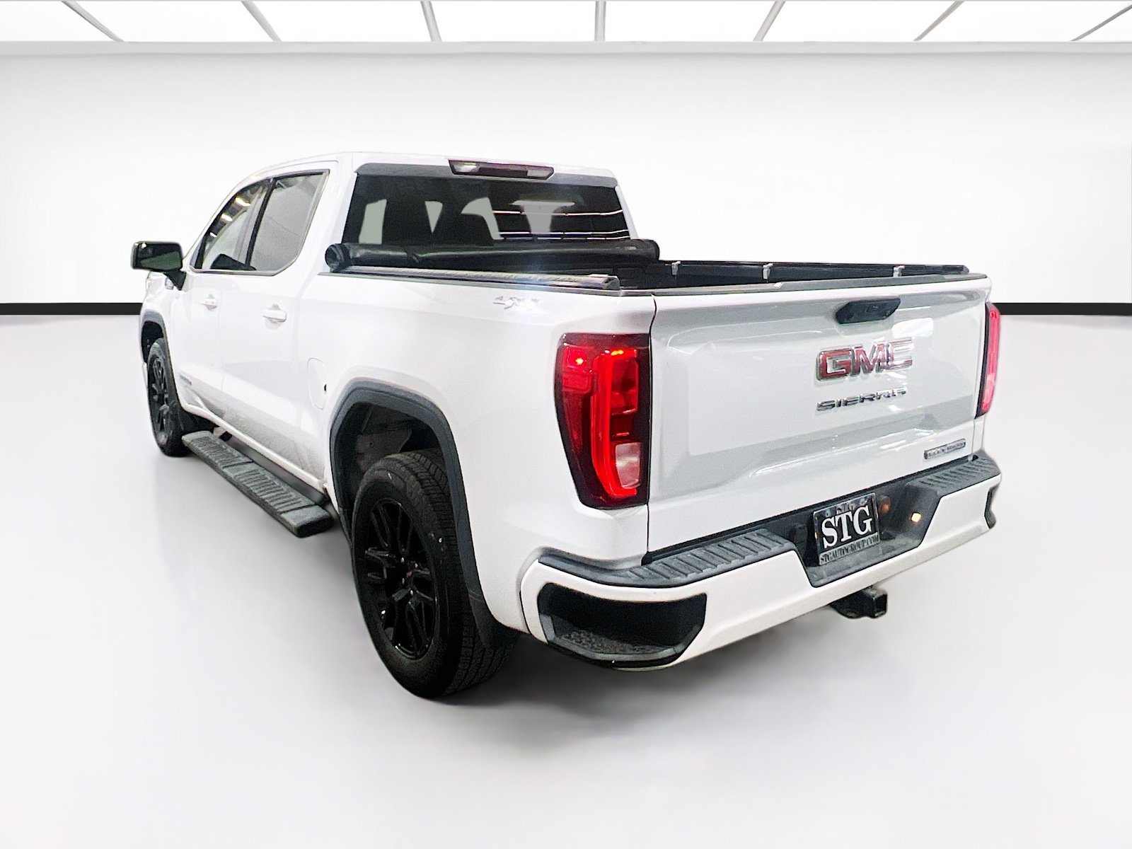 Used 2023 GMC Sierra 1500 Elevation AWD/4WD image 6