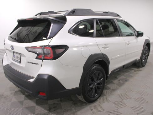 Used 2025 Subaru Outback Onyx Edition image 27