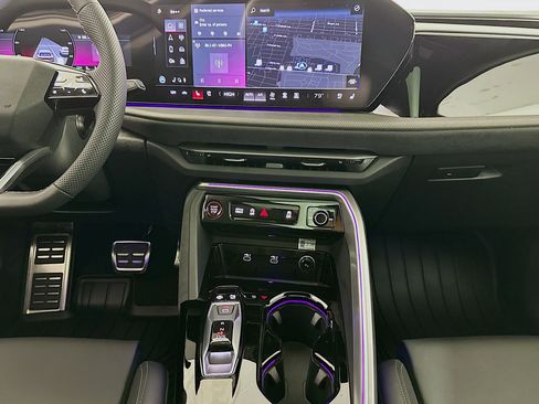 Used 2025 Audi SQ5 Premium Plus w/ Premium Plus Package image 11