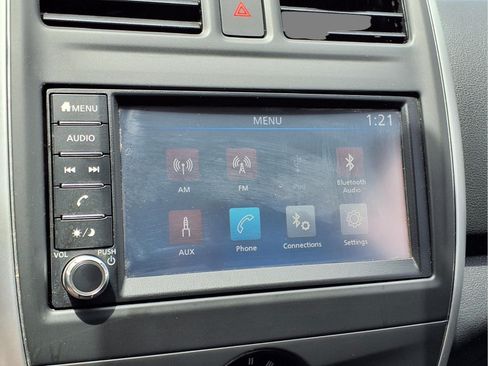 Used 2019 Nissan Versa SV FWD image 8