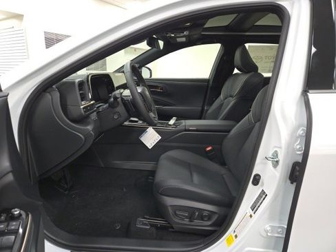 New 2026 Toyota Crown Platinum image 19