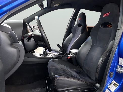 Used 2011 Subaru Impreza WRX STI image 10
