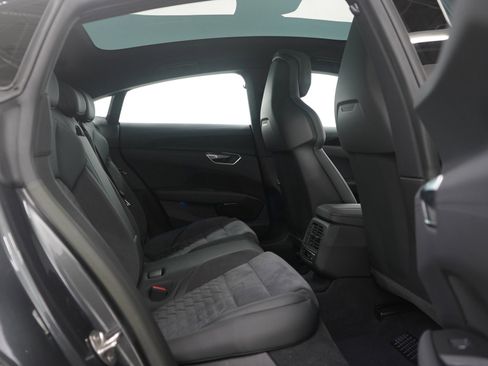 Used 2023 Audi e-tron GT Premium Plus image 12