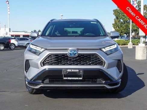 Used 2022 Toyota RAV4 SE image 6