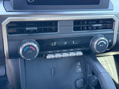 Used 2025 Toyota Tacoma TRD Off-Road image 18