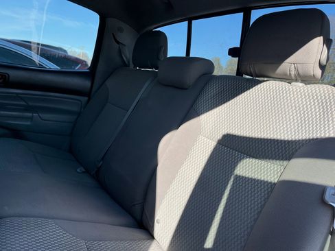 Used 2013 Toyota Tacoma 4x4 Double Cab image 17