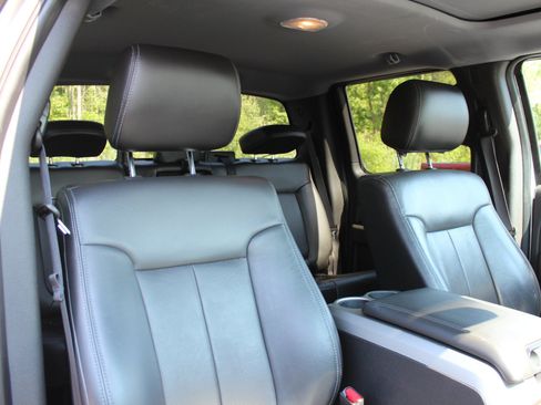 Used 2014 Ford F150 Lariat w/ Equipment Group 502A Luxury AWD/4WD image 40