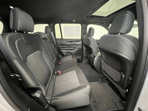 New 2025 Jeep Grand Cherokee Laredo X AWD/4WD image 8