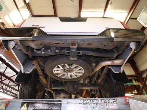 Used 2011 Nissan Frontier SL image 44