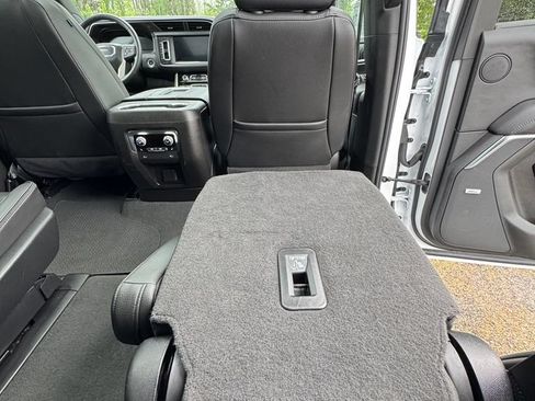 Used 2024 GMC Yukon Denali AWD/4WD image 36