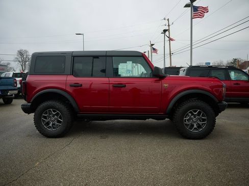 New 2025 Ford Bronco Badlands image 7