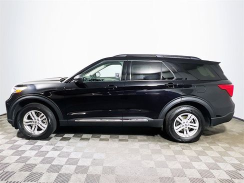 Used 2023 Ford Explorer XLT w/ Equipment Group 202A image 5