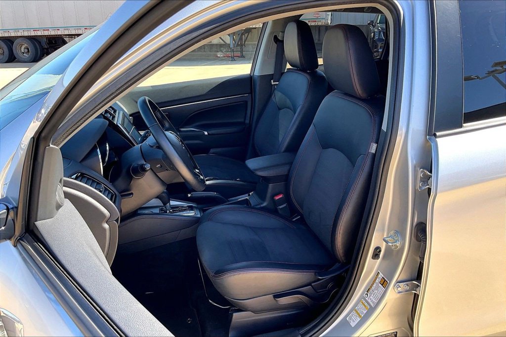 Used 2025 Mitsubishi Outlander Sport AWD image 25