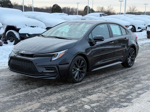 Used 2023 Toyota Corolla SE image 1