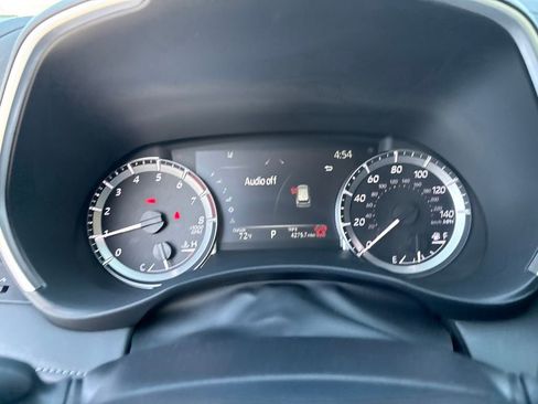 Used 2025 Toyota Highlander XLE FWD image 27