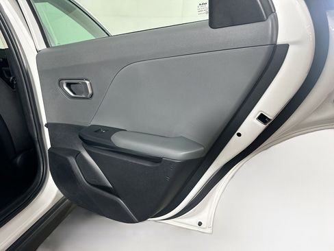 Used 2025 Kia K4 FWD image 28