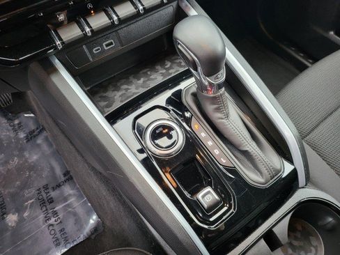 Used 2023 Chevrolet Colorado LT w/ LT Convenience Package III image 5