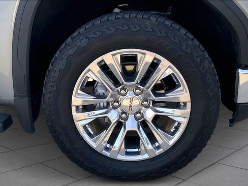 Used 2024 GMC Sierra 1500 SLT image 11
