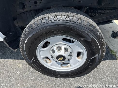 Used 2019 Chevrolet Silverado 2500 LT AWD/4WD image 10