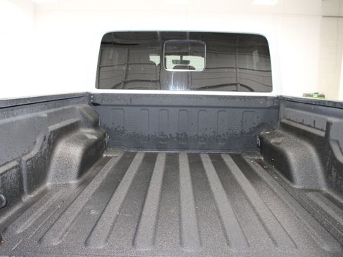 Used 2023 Jeep Gladiator Overland image 17