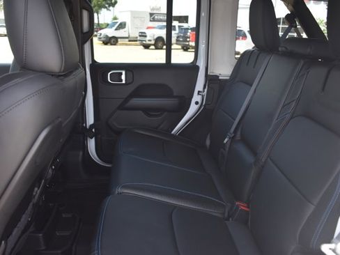 Used 2024 Jeep Wrangler High Altitude AWD/4WD image 16