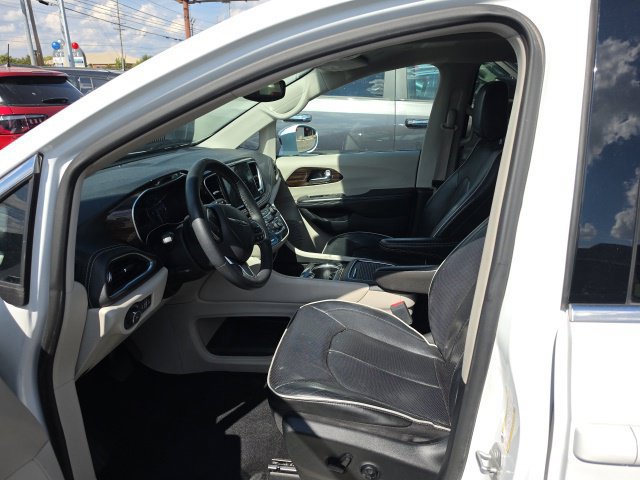 Used 2022 Chrysler Pacifica Limited FWD image 10